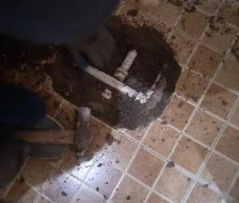 西工卫生间漏水维修公司为您分享下卫生间渗水如何处理及注意事项
